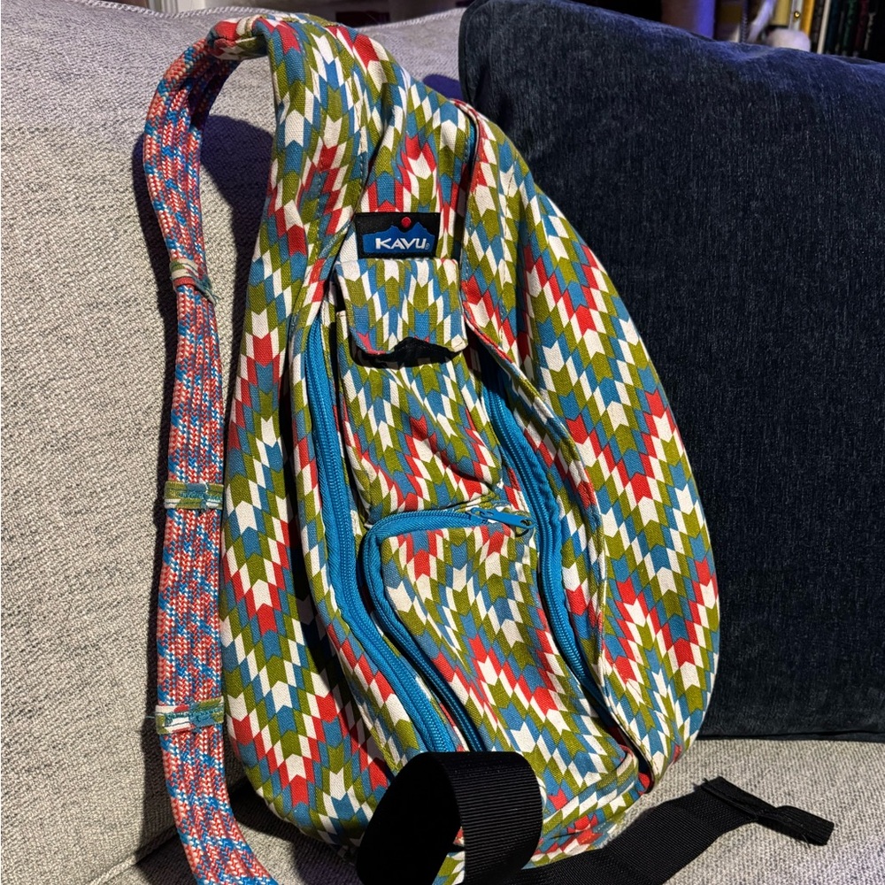 KAVU Zigzag Pattern Sling Bag